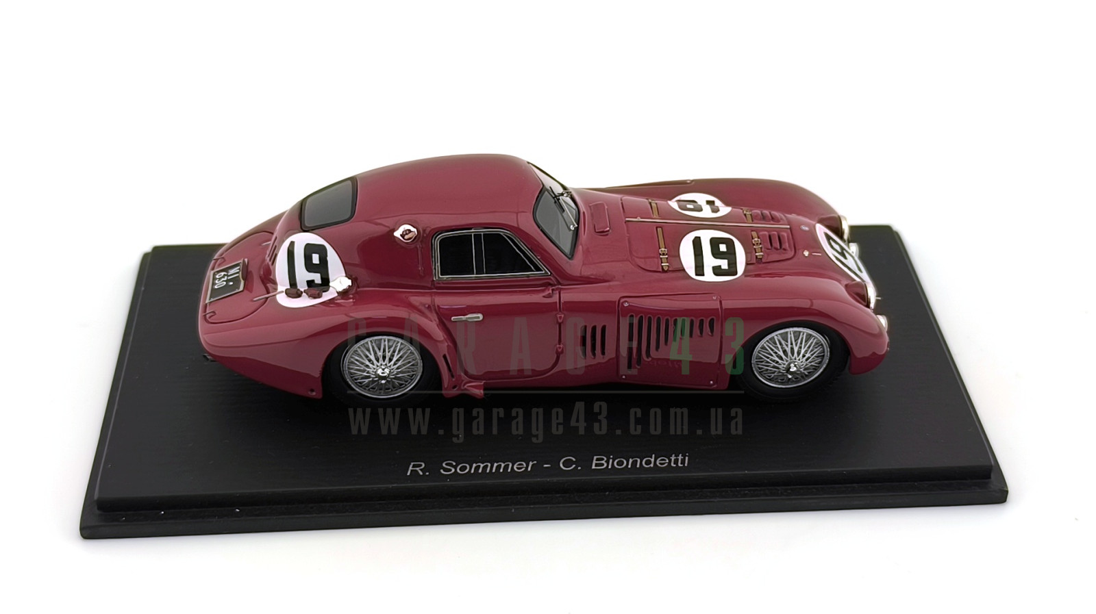 Garage43 - Спорт - Масштабна модель автомобіля 1/43 Alfa Romeo 8C