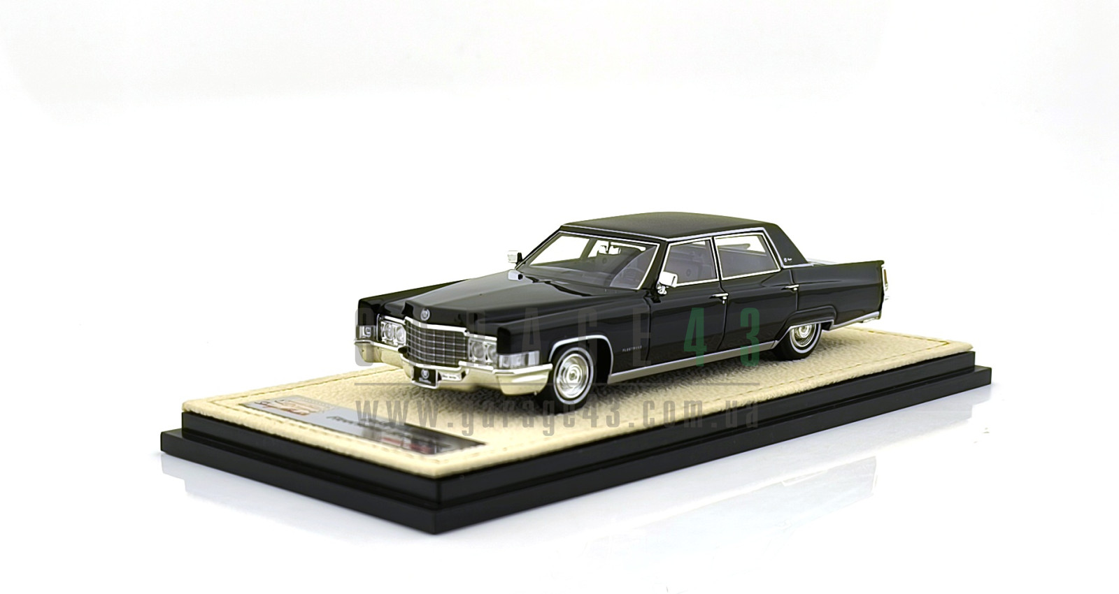 Garage43 - Дорожні автомобілі - Масштабна модель автомобіля 1/43